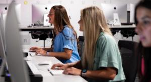 students in Mac Lab