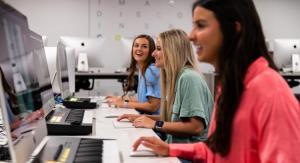 ETBU Students in computer lab