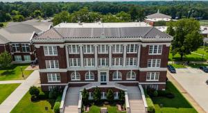 An aerial shot of Marshall Hall at East Texas Baptist University on a sunny day.